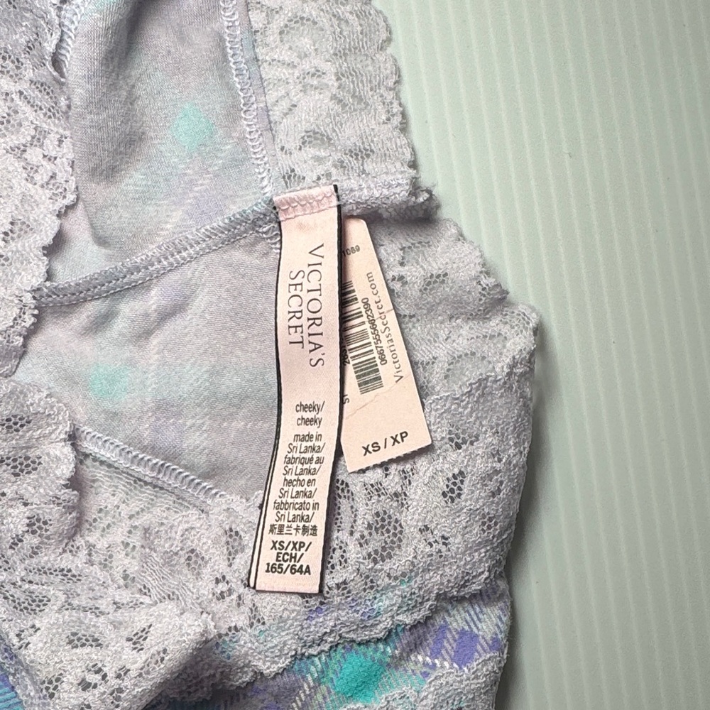 VS Cheeky Panty Bundle XS - Picture 8 of 9